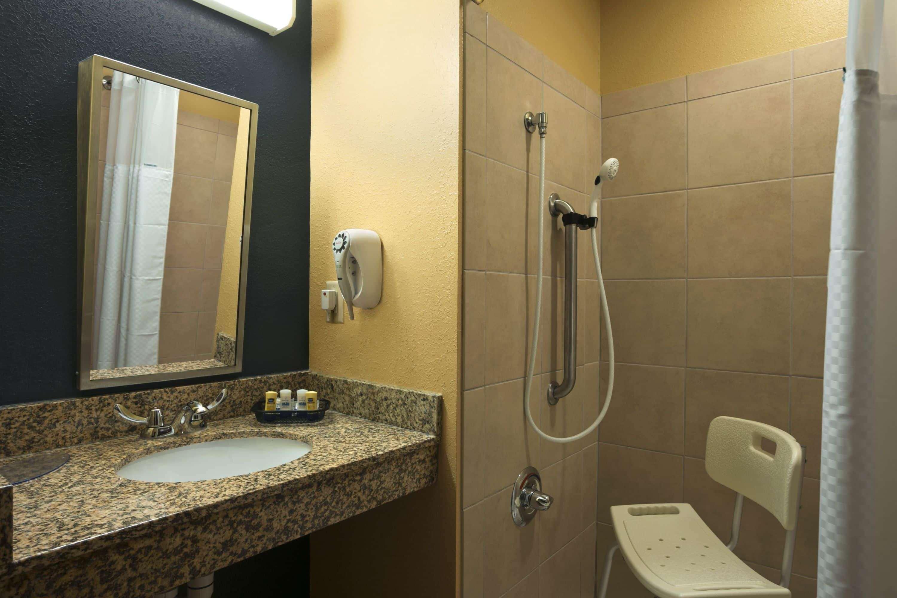 Quality Inn & Suites Washington Eksteriør bilde